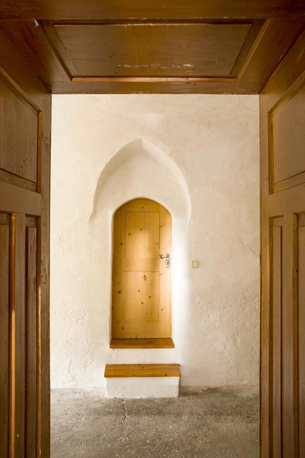 Hotel Chasa Chalavaina มุสแตร์ ภายนอก รูปภาพ